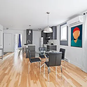  Holiday home Brand New Contemporary 2-bedroom Canada