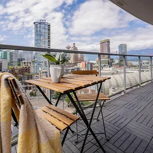  Apartment Downtown King Suite-surround Views-pool/gym/parkng Canada