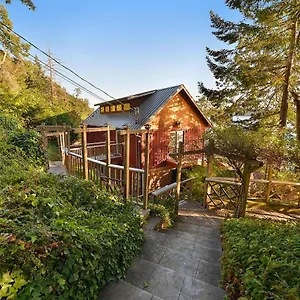  Holiday home Salishan Chief Canada