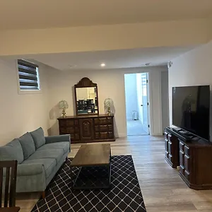  Apartment Spacious 2 Bedroom & Kitchen Basement Near Airport Canada